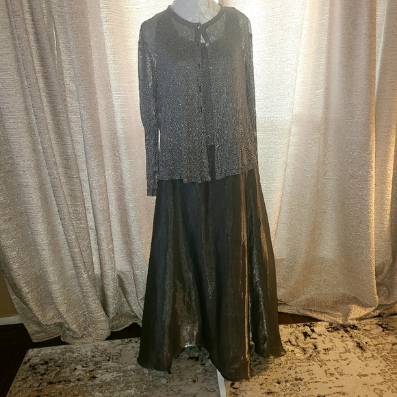 Cachet Silver Mesh And Satin Maxi 2pc Dress - Picture 12 of 12